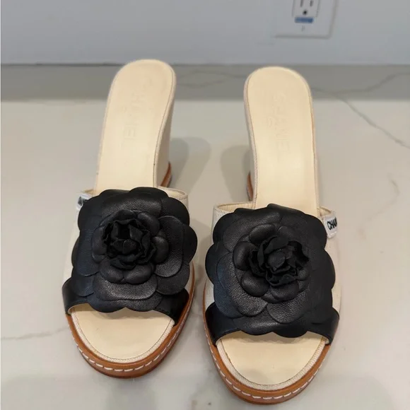 CHANEL Black Floral Women's Slides - Picture 2 of 15